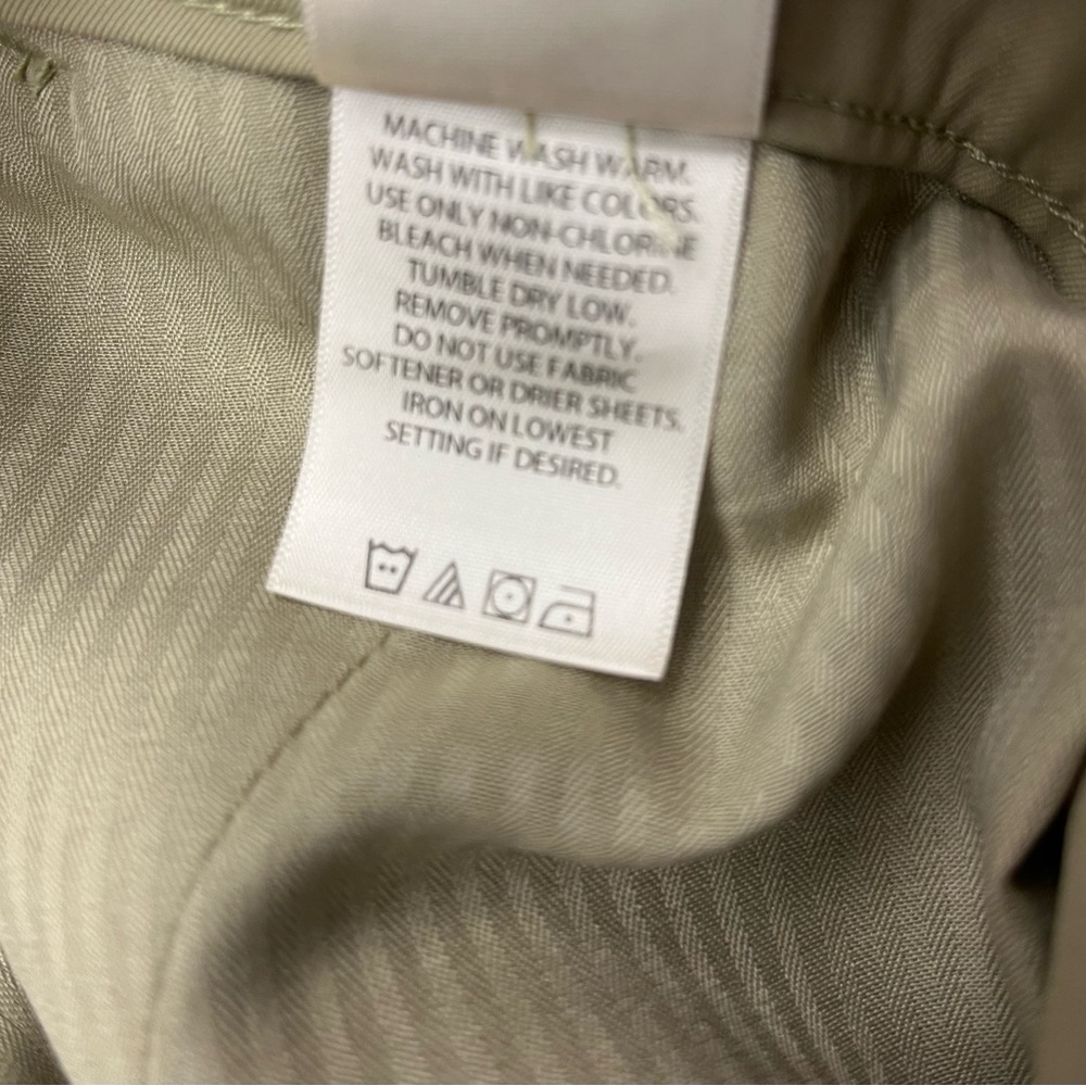 Men’s Haggar dress pants - Size 42/30 - Gently worn - Picture 8 of 8